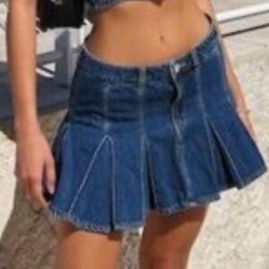 VINTAGE GUESS ? JEANS DENIM PLEATED MINI SKIRT SZ 30 BLUE